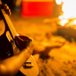 Die 10 besten Lagerfeuerlieder für die Ukulele